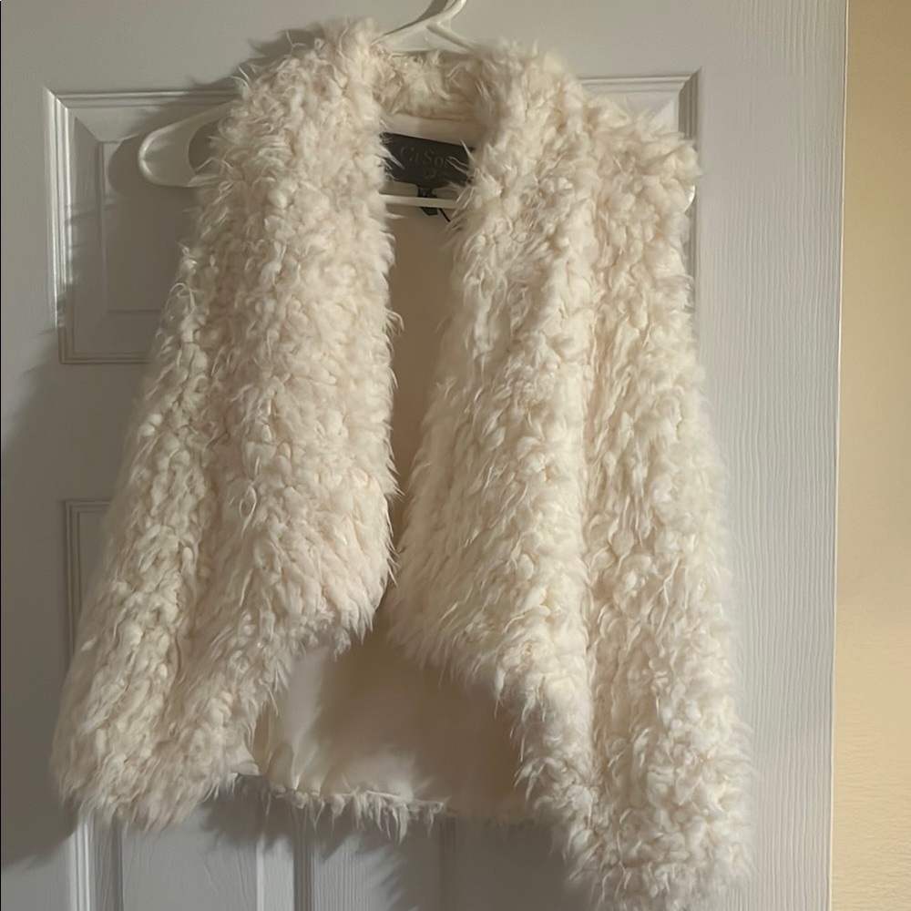 Ci Sono Ivory Faux Fur Vest